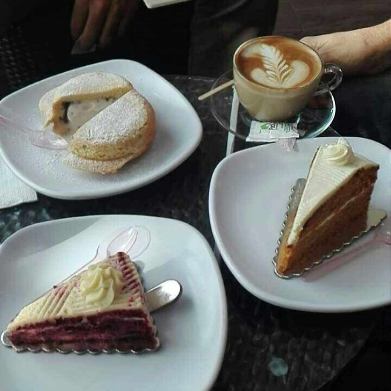 Panini Gelatto, torta de zanahoria y red velvet