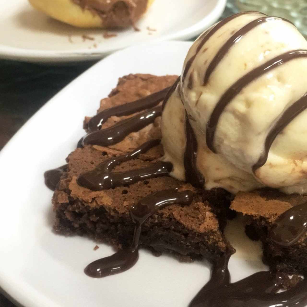 Brownie con helado