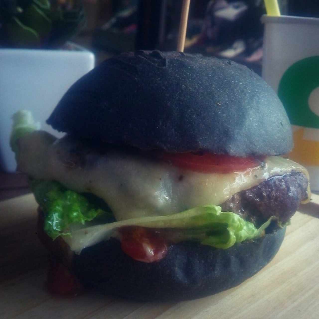 Americana con pan negro