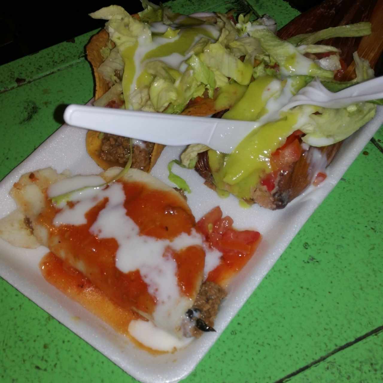 Combo: tostada, tamal y enchilada