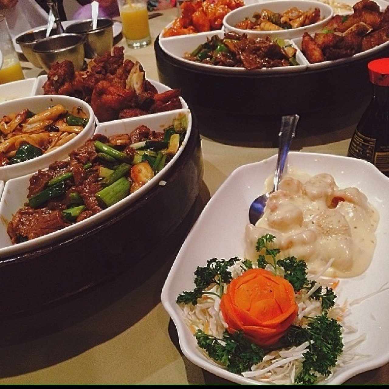 Platos de degustacion y camarones en salsa blanca, lo recomiendo!