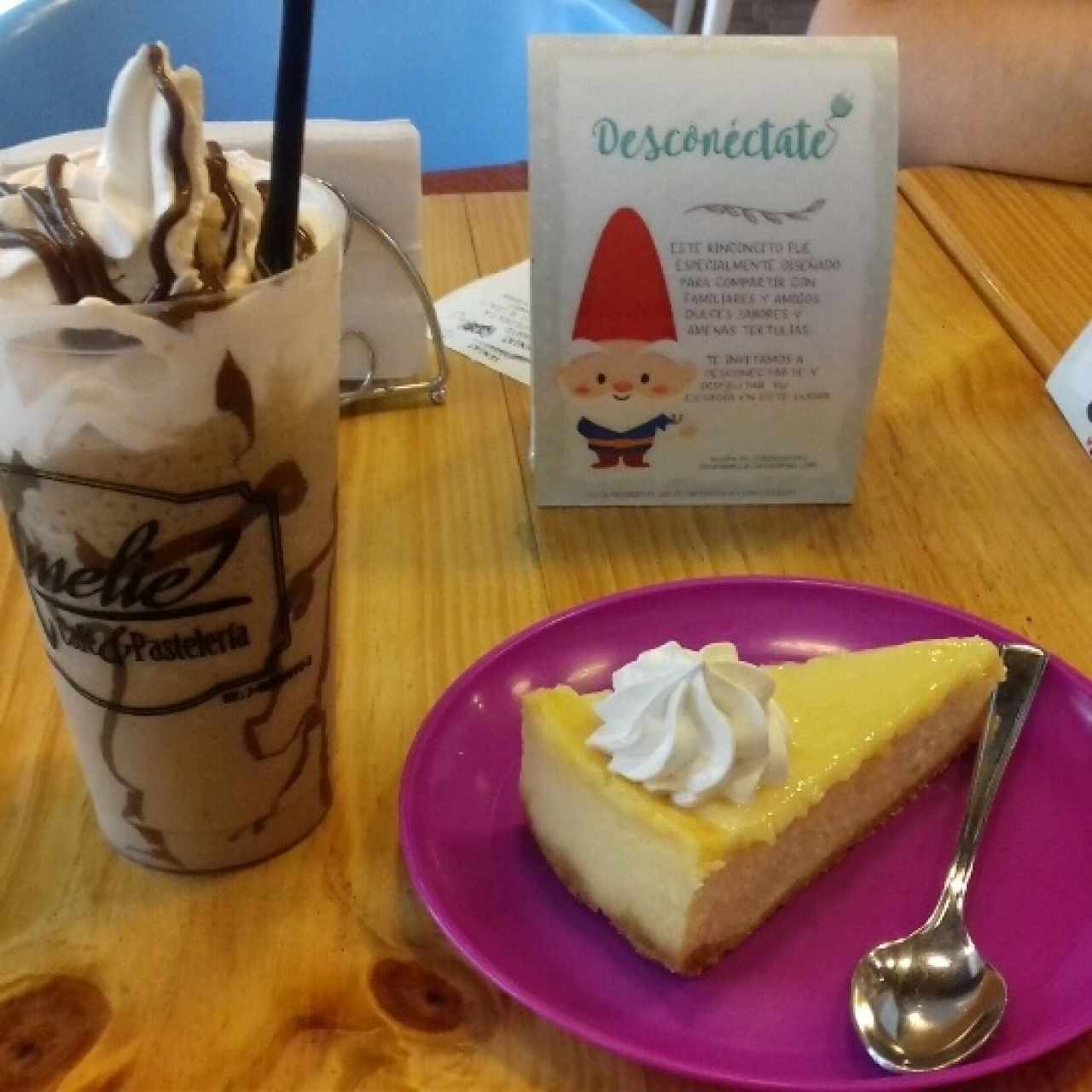 cheesecake de limón y frappuccino