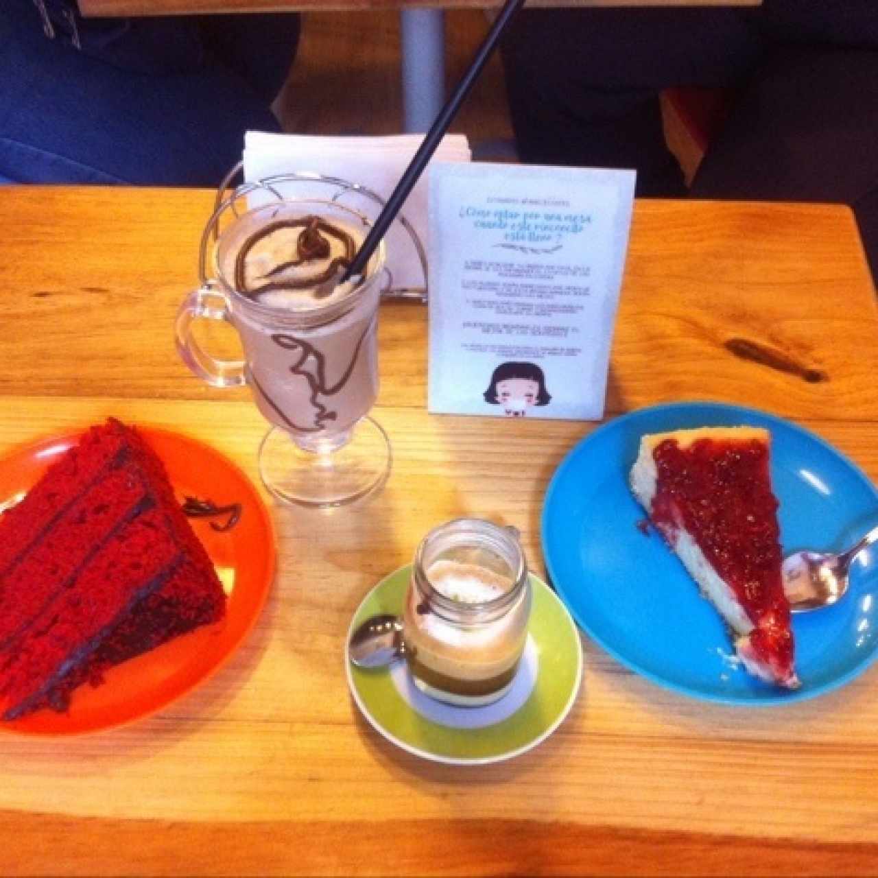 Red Velvet, Frapuccino, Bombon Amelie y Cheesecake de fresas