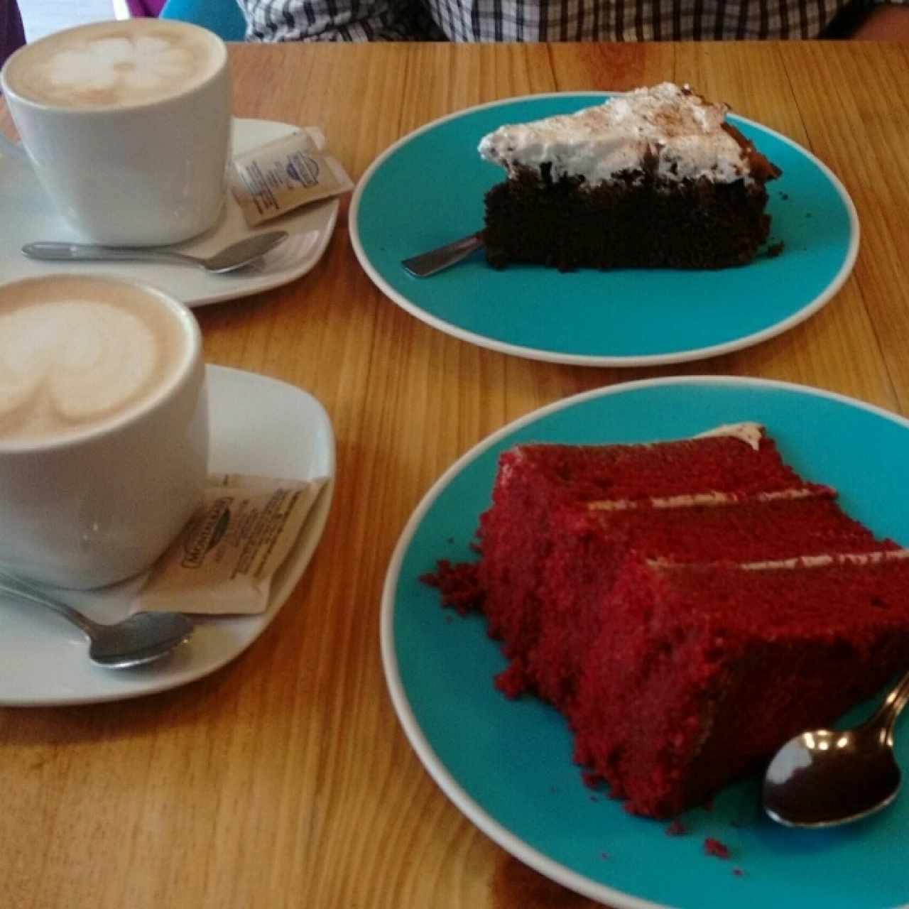 Bombon, RedVelvet y Café