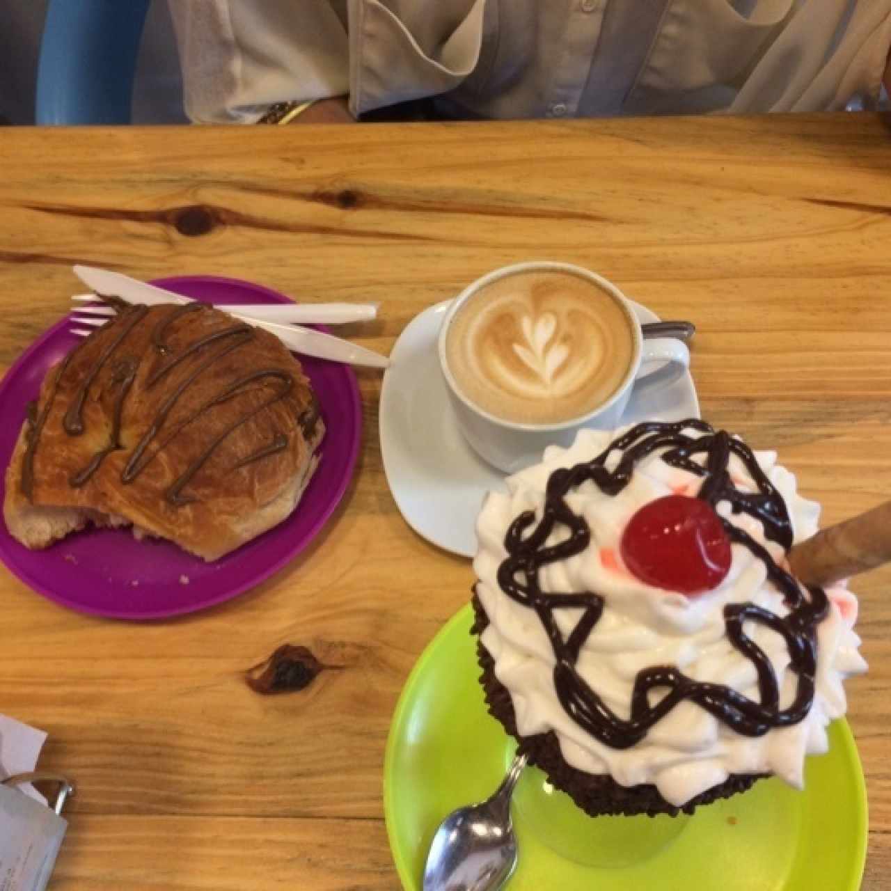 Croissant y Copa de Chocolate 