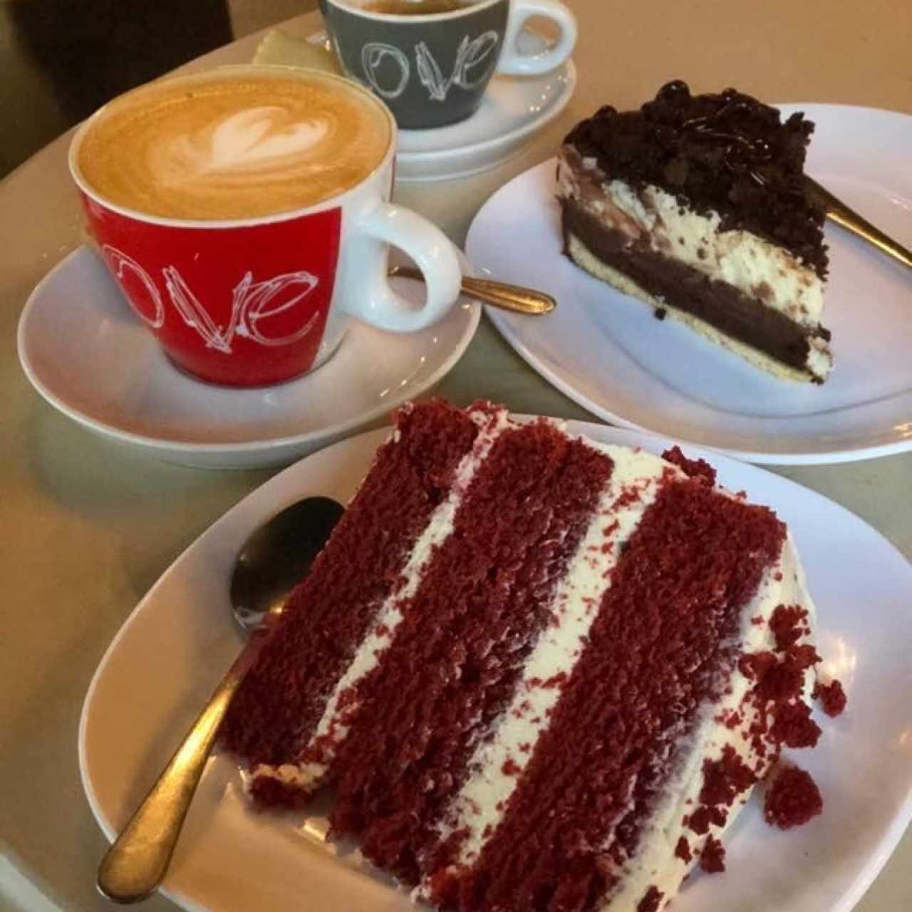 red velvet, cheesecake de brownie.