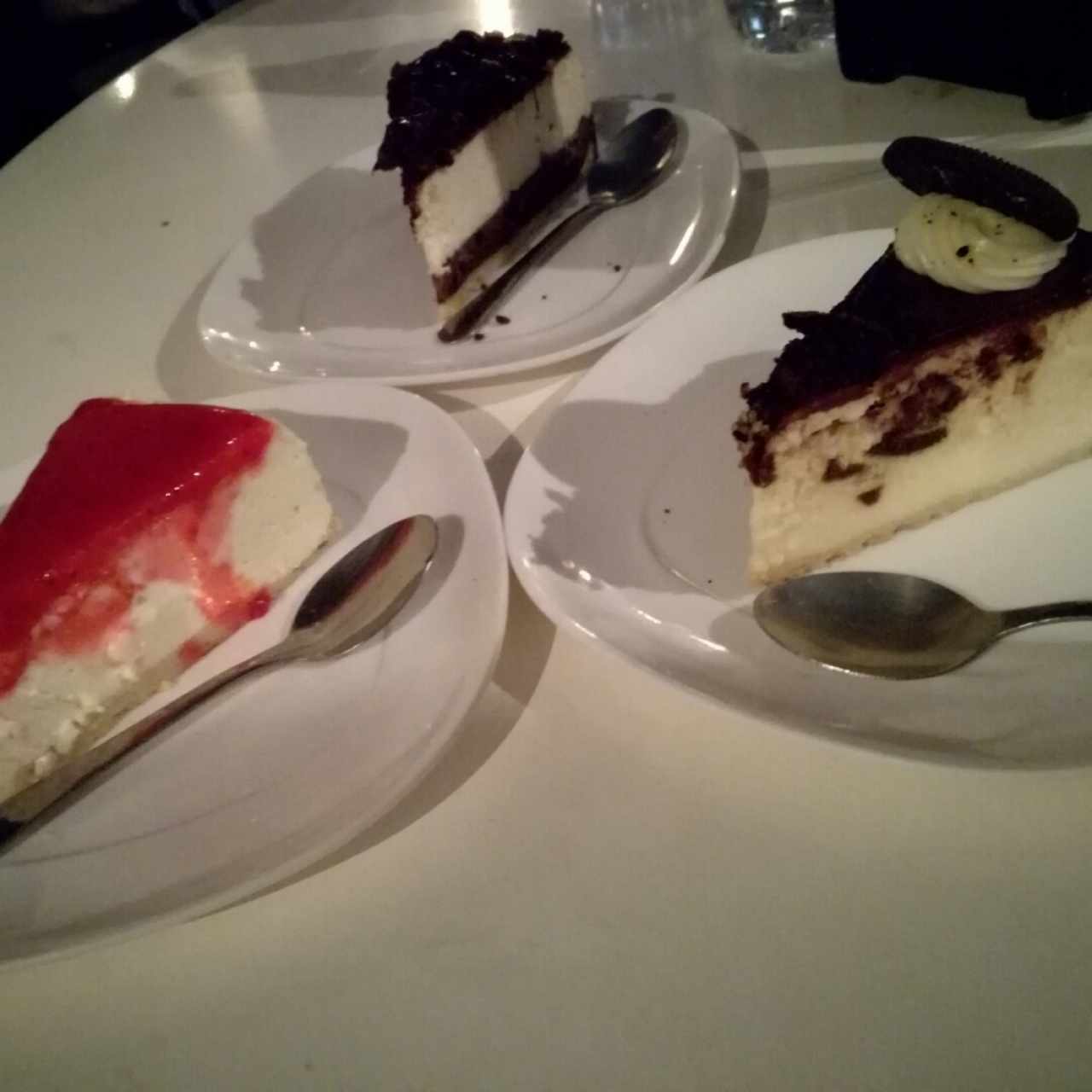 Cheesecake de Fresa, Brownie y Oreo