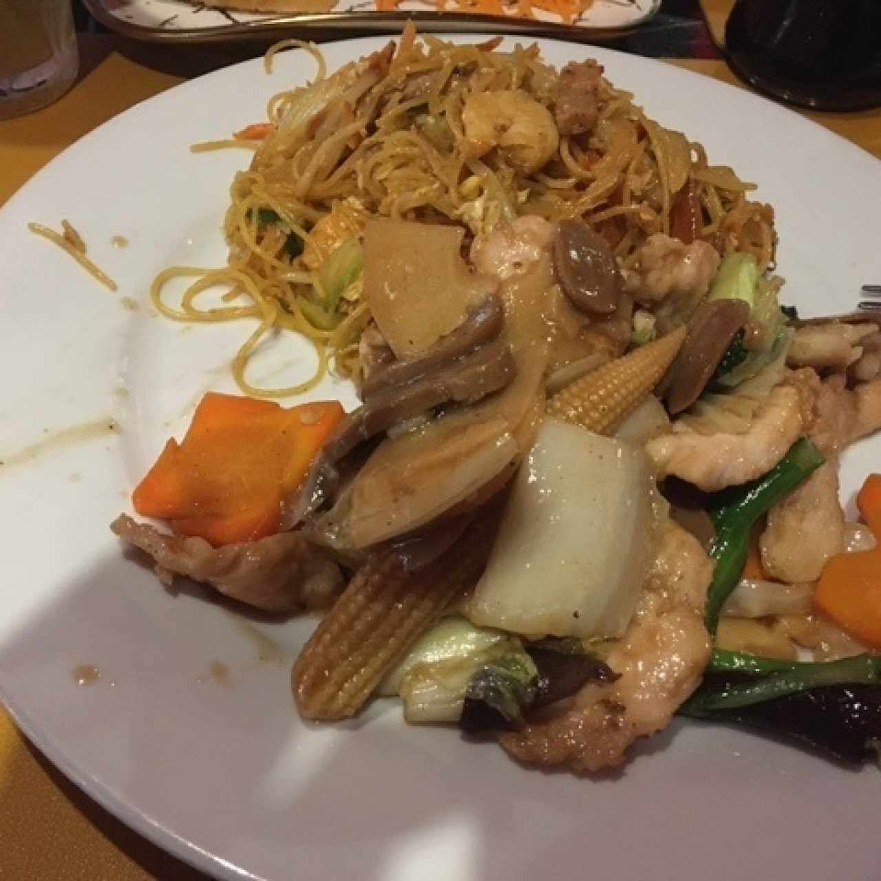 Tallarines Singapur con Lomito Houyou (Plato Caliente)