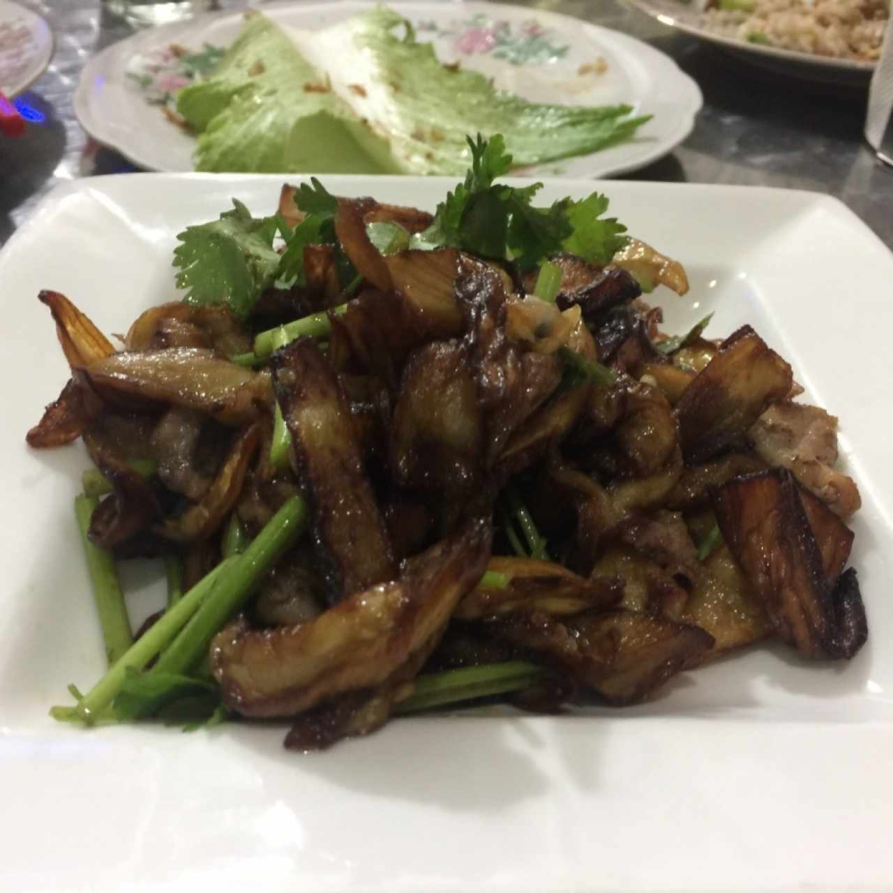 berengenas con cerdo, con un sabor y textura parecido a las tajadas. no dejar de probar.