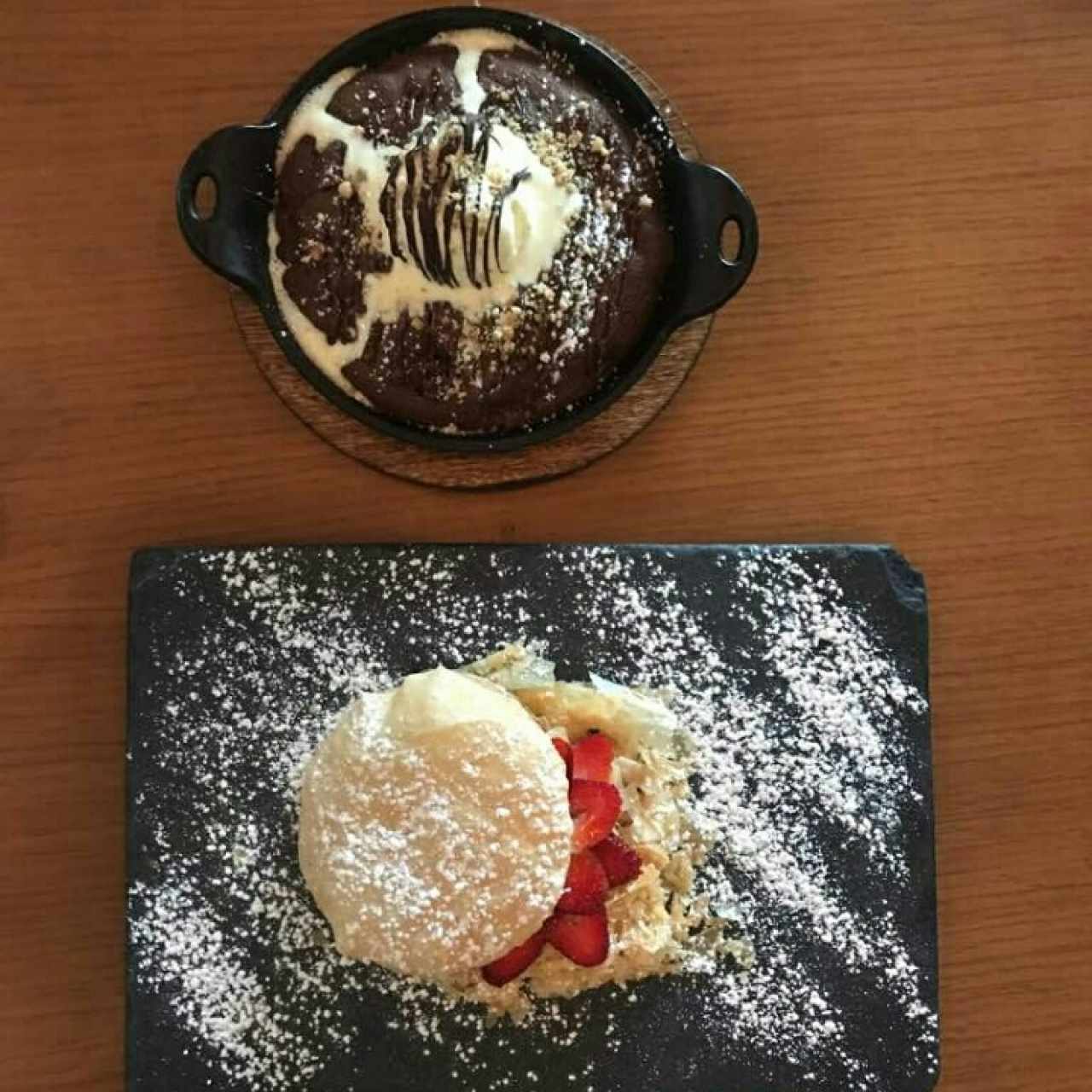 Fondant de chocolate con helado y Milhojas de fresa
