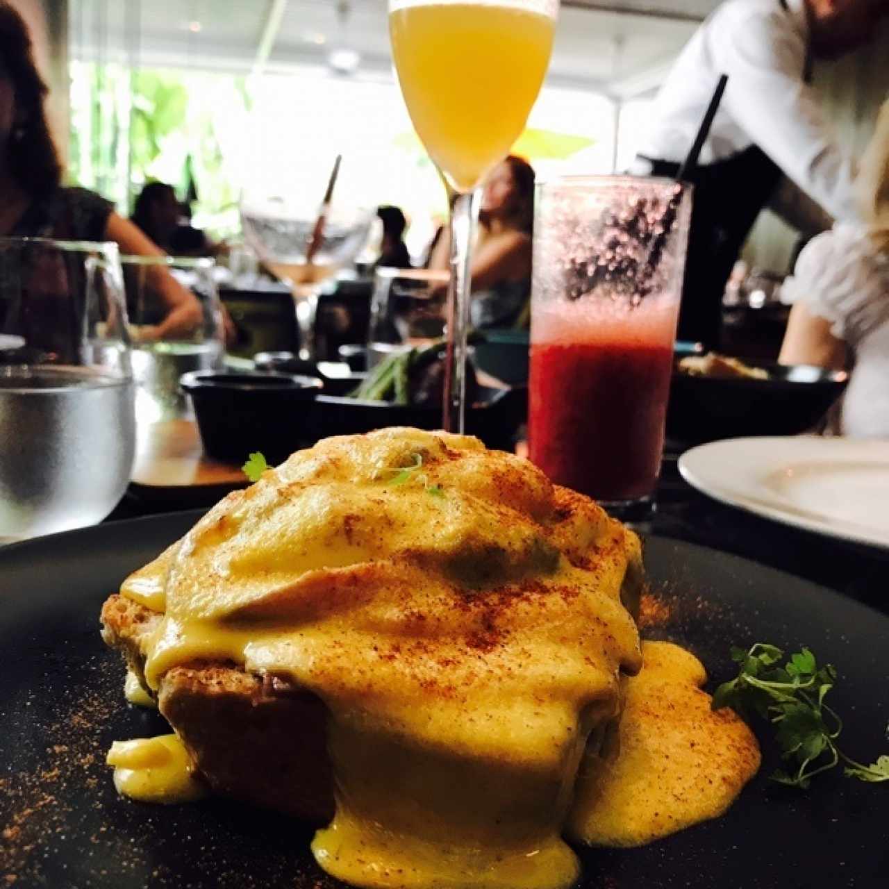 Huevos Benedictinos con Salmón y Mimosa