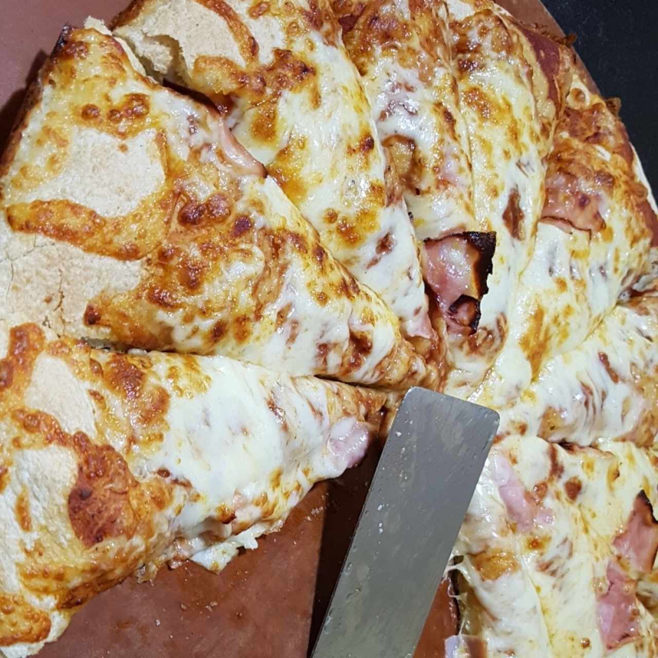 Pizza Margarita, extra Jamon, extra queso
