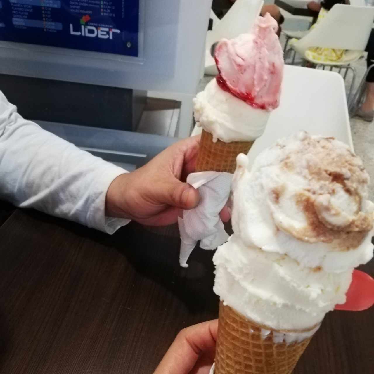 helado de pie de limón y crocante