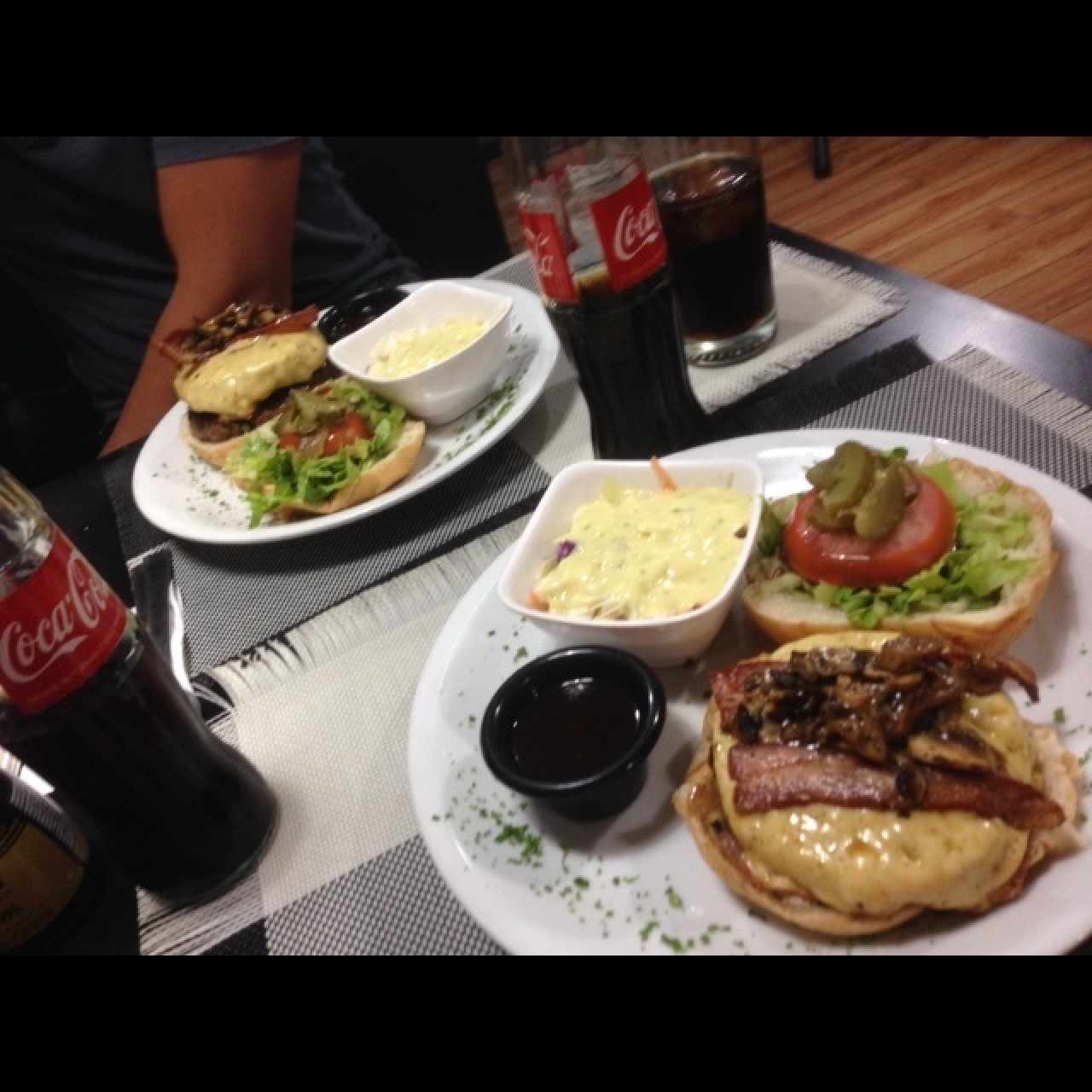 Kami grill doble y kami grll sencilla. 