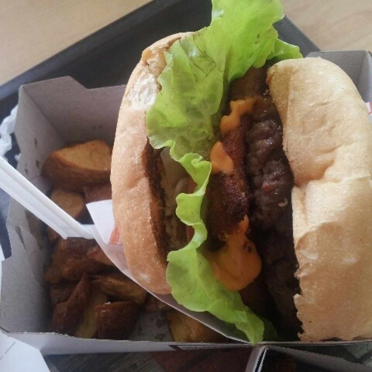 Shack hongos portobello con papas bravas