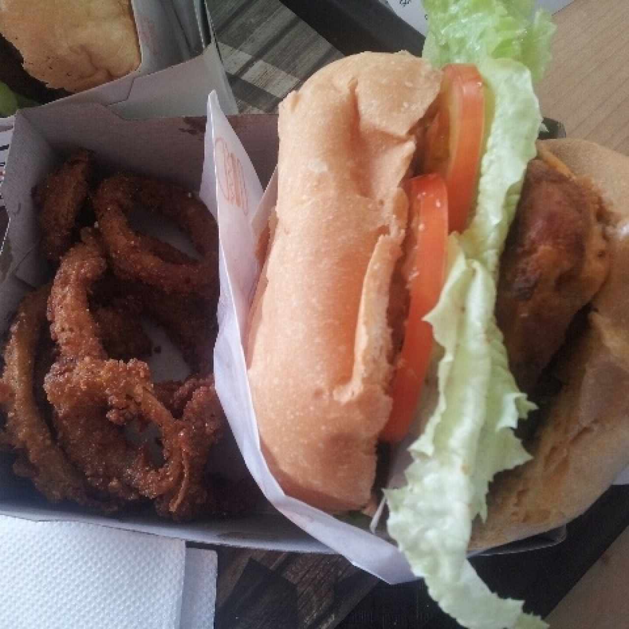 Shack de jalapeños con aros de cebolla