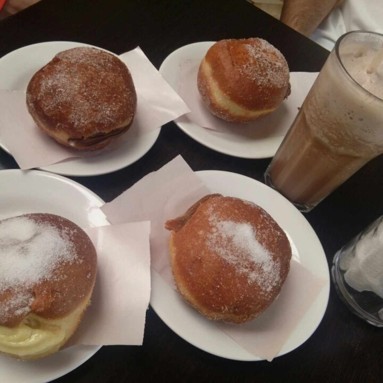 Bombas de Nutella, Crema pastelería y Arequipe. Toddy frío