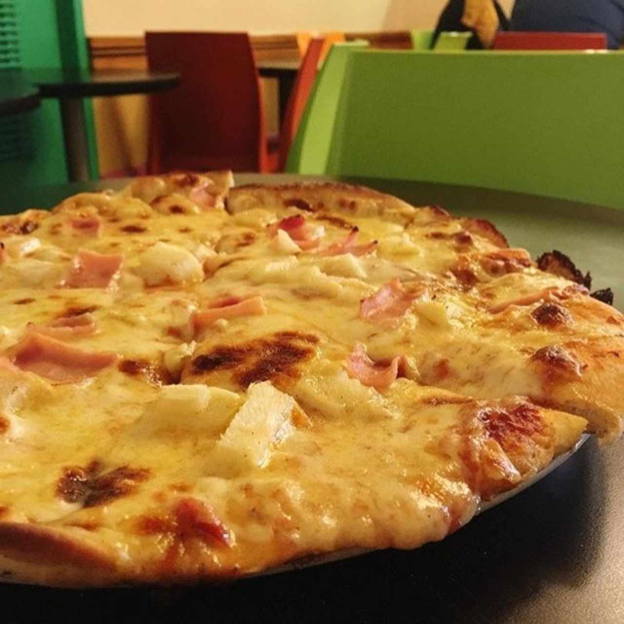 Pizza con piña