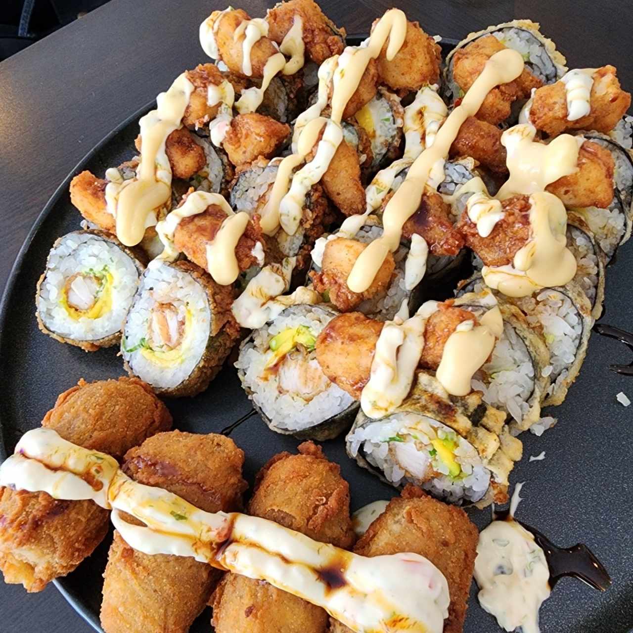 Tempura de pescado y camarones 