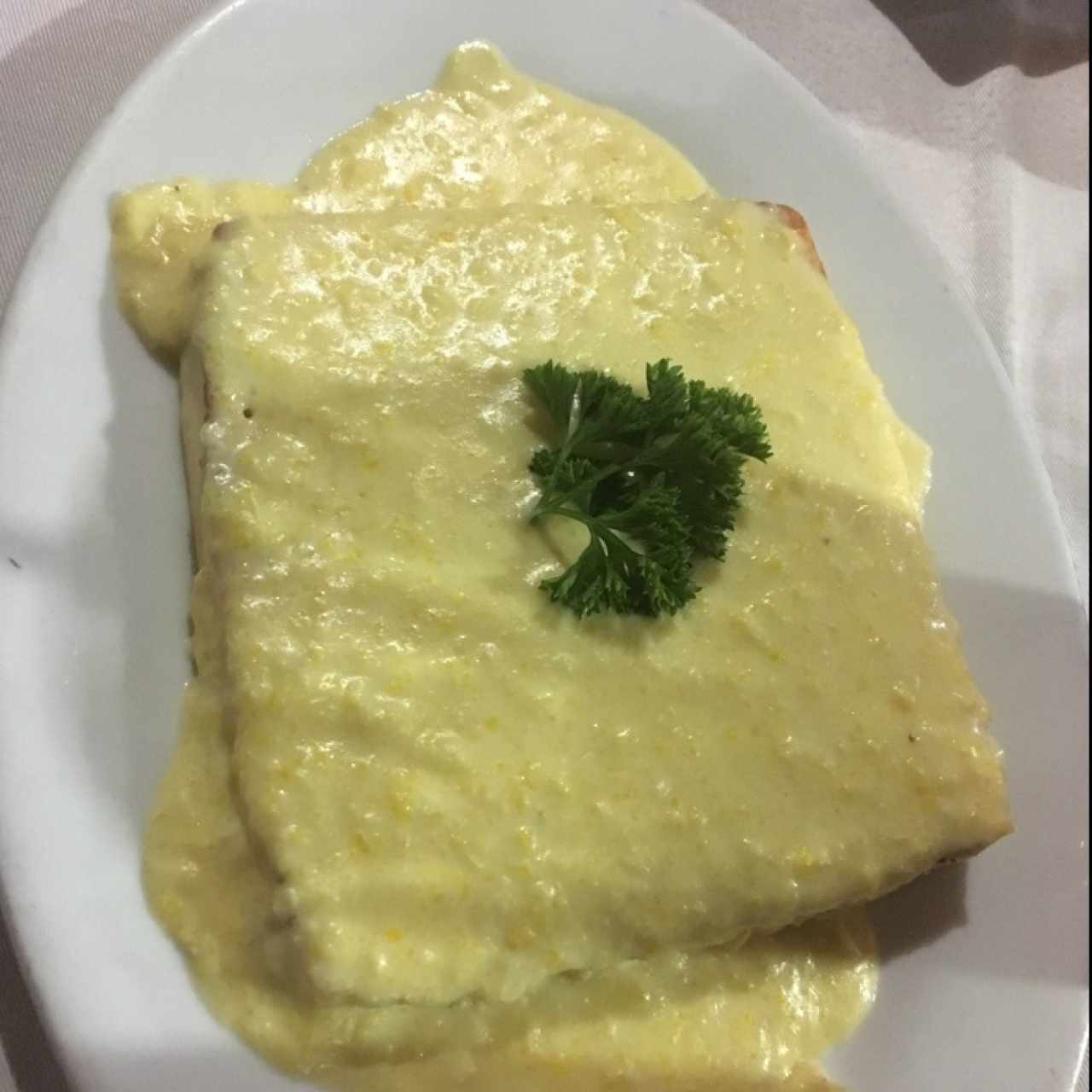 queso a la plancha gratinado con crema de maiz