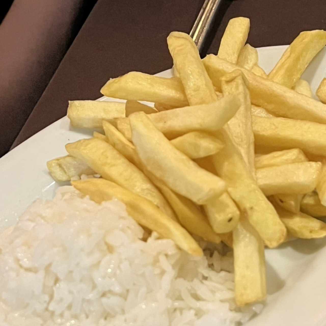 Papas fritas y arroz