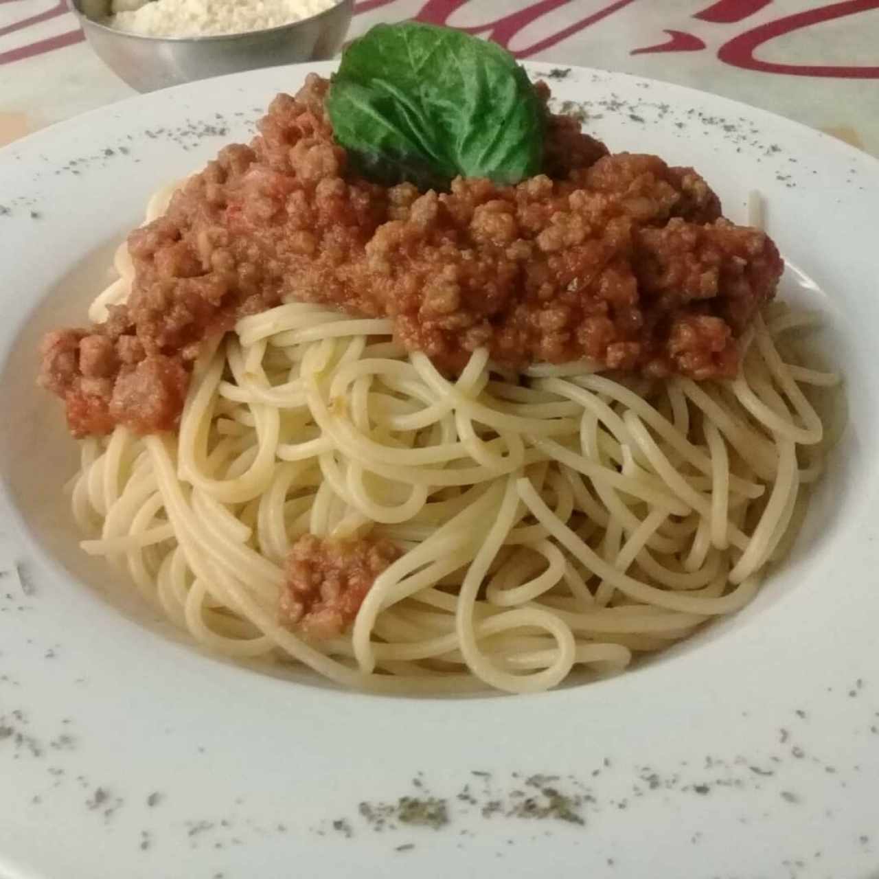 Espagueti a la Bologna