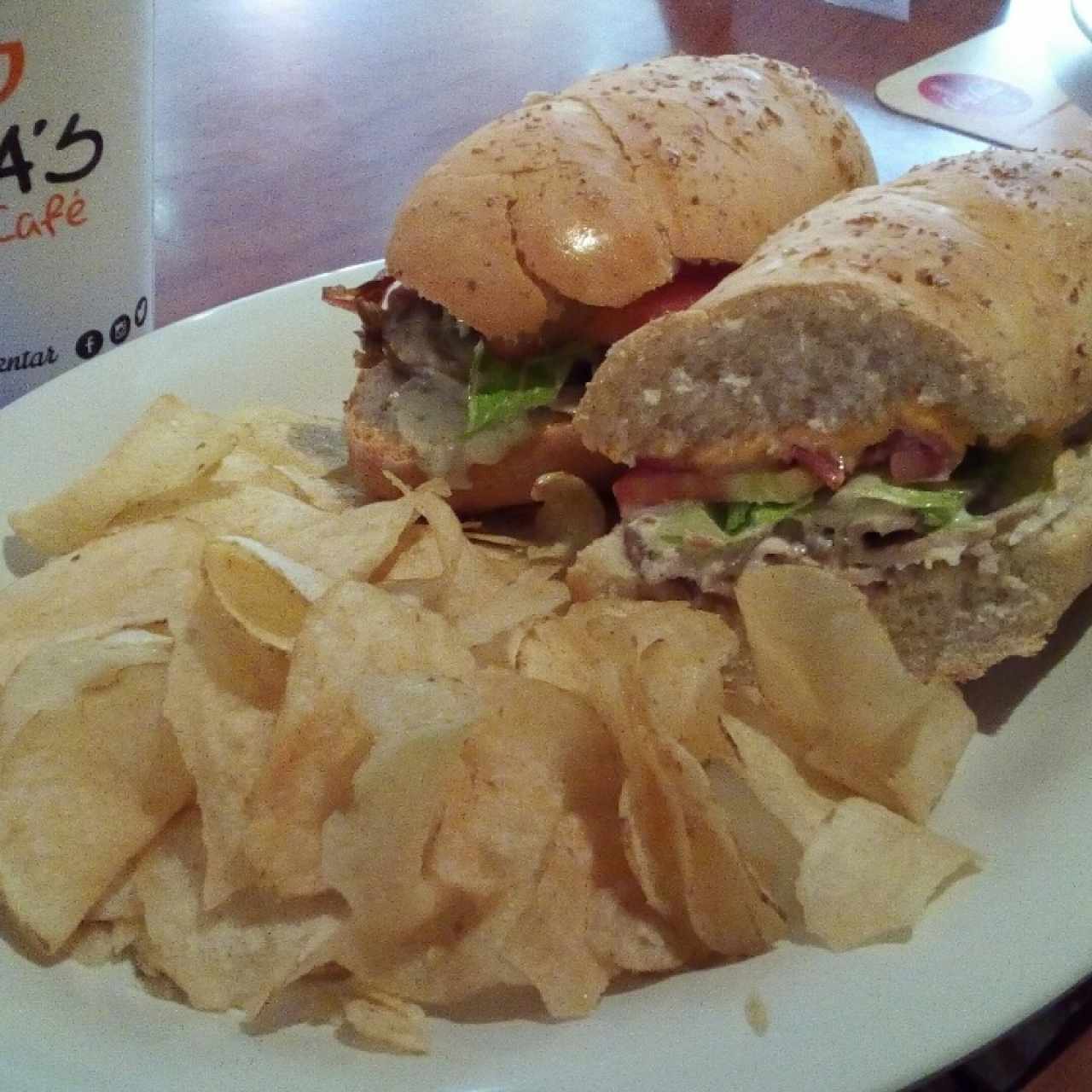 Sándwich Melt con papas chips