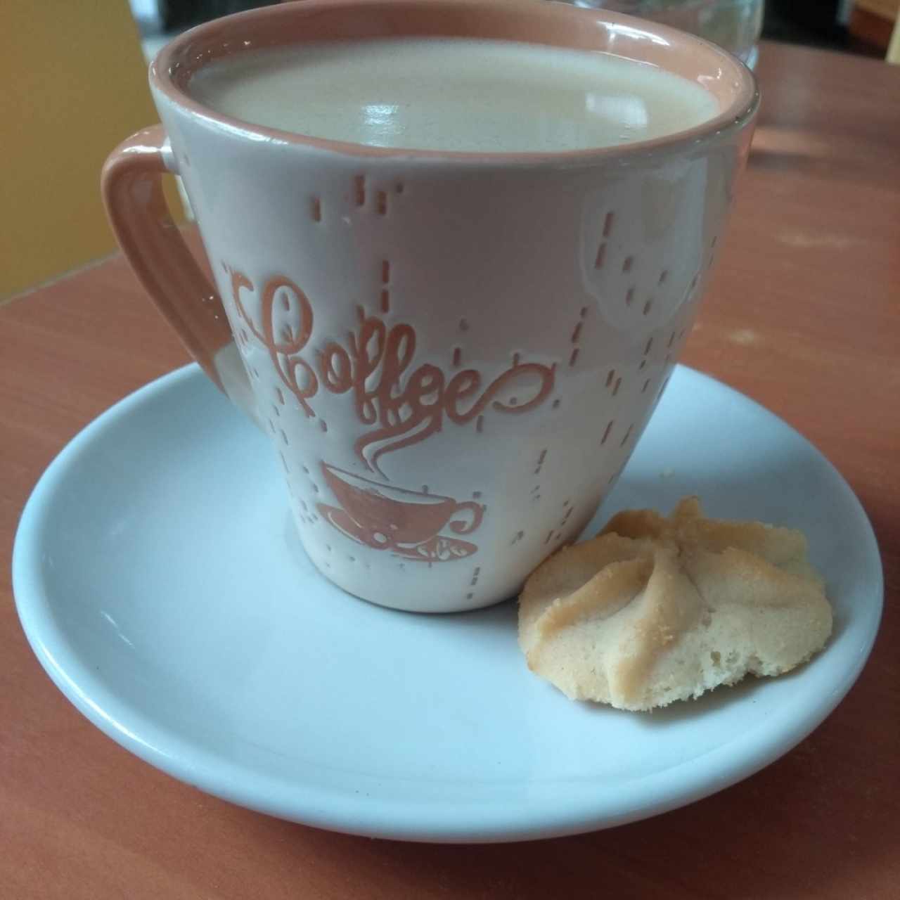 café negro + galleta de mantequilla