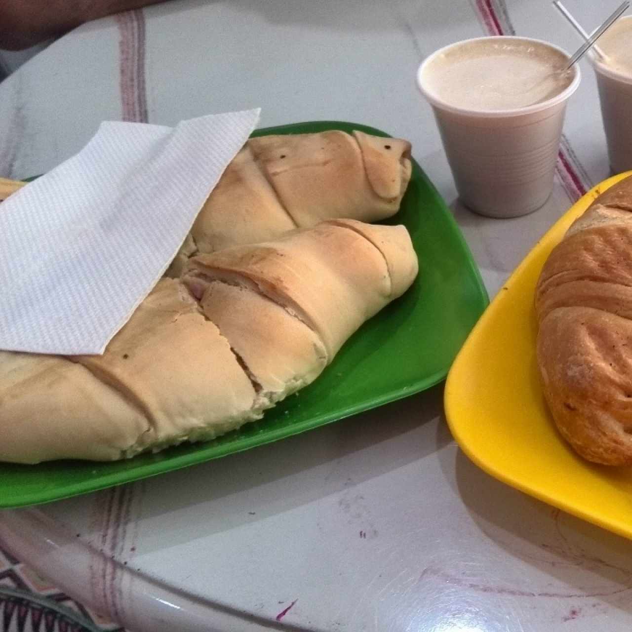 Cachitos y café 