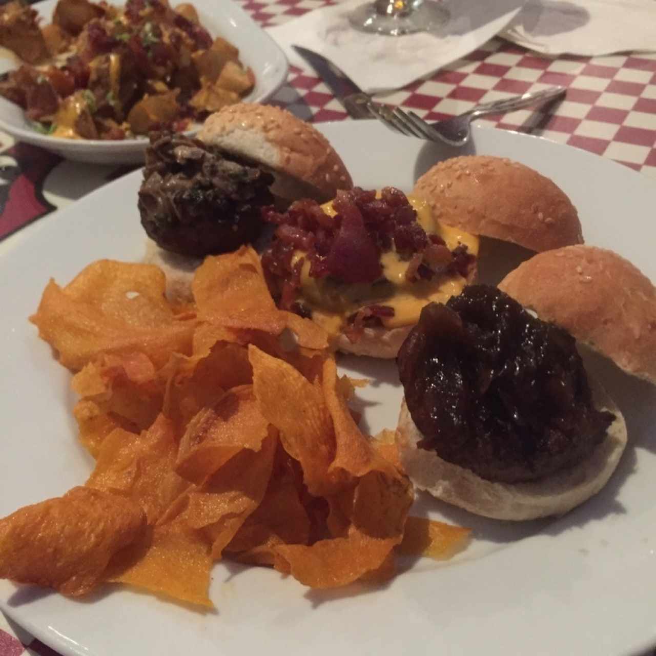 trio de mini hamburguesas