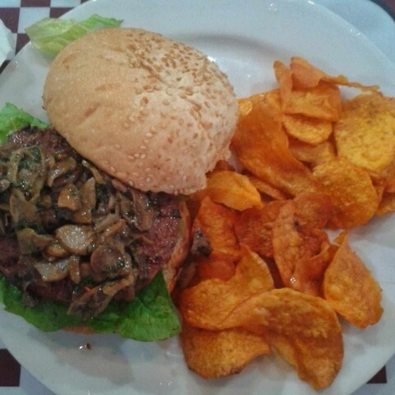 Picacho Burger y Chips de Batatas