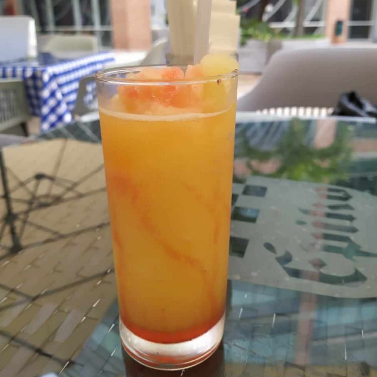 Naranjada frappé con granadina