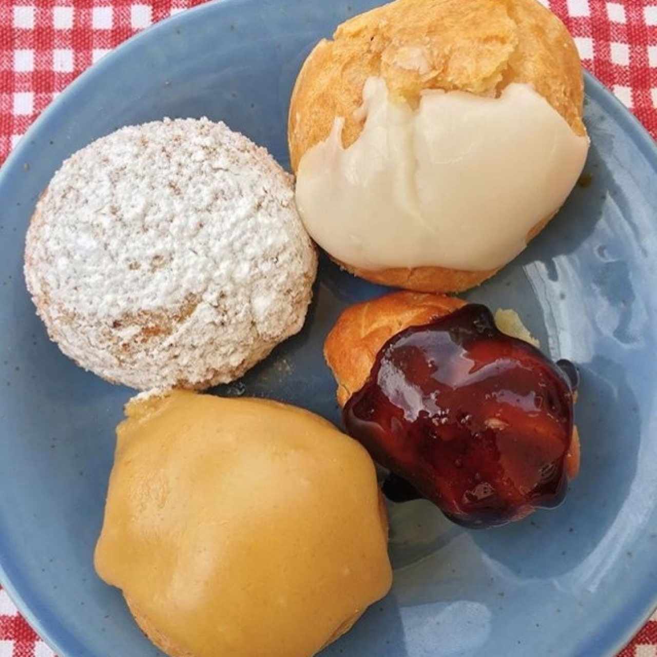 Profiteroles