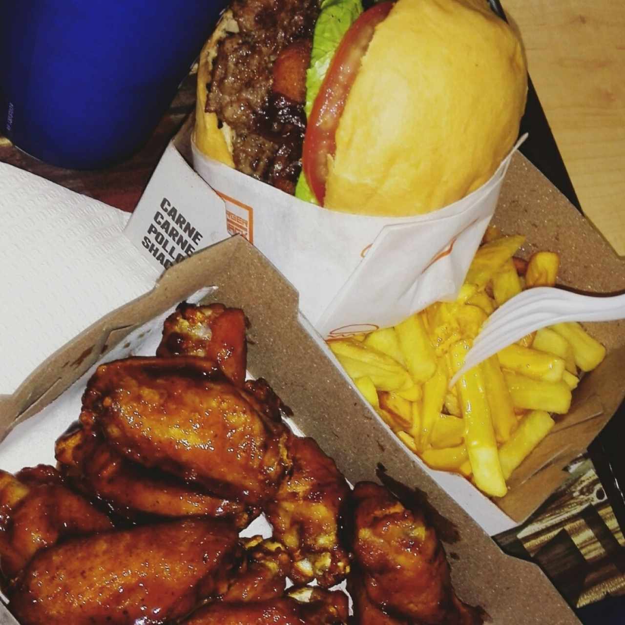 Hamburguesa Shack & Alitas de pollo.