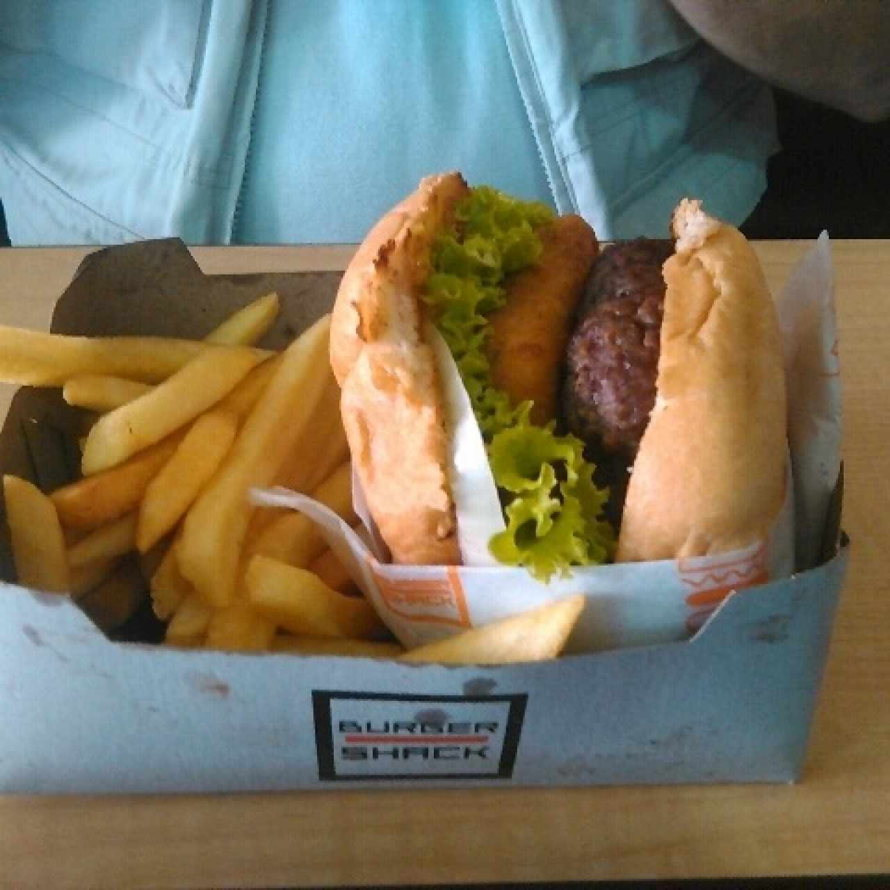 Burger snack con queso americano y queso crema