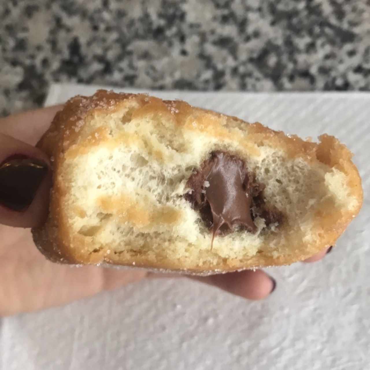 Mini bomba rellena de chocoavellana