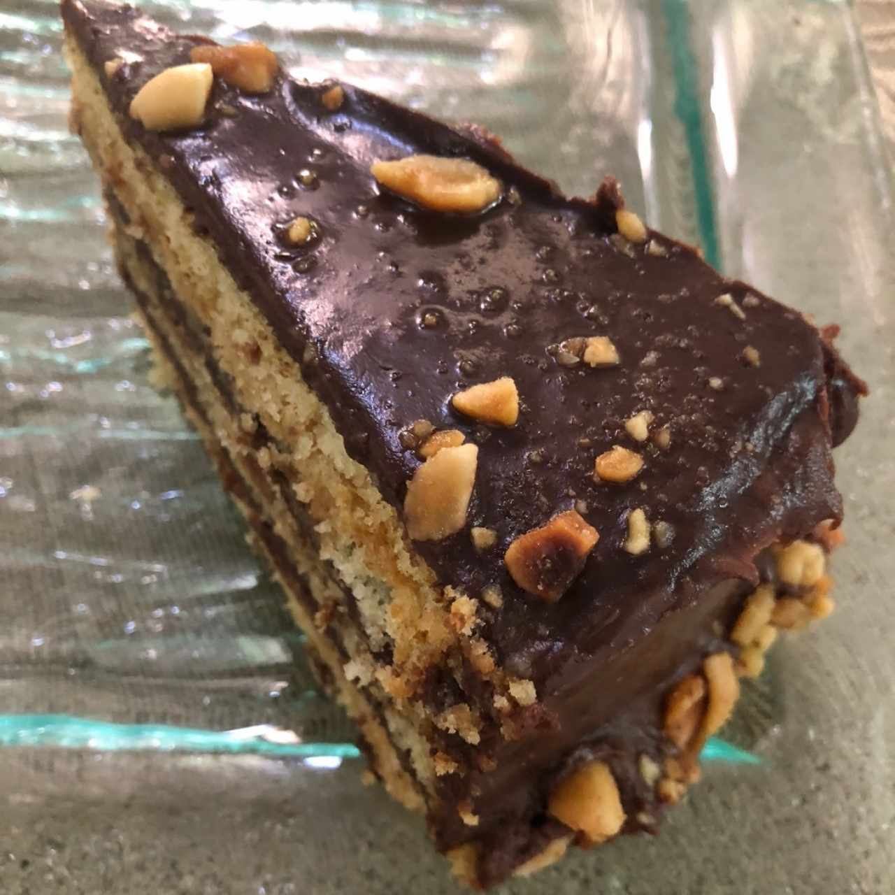 Pastel de chocolate con mani