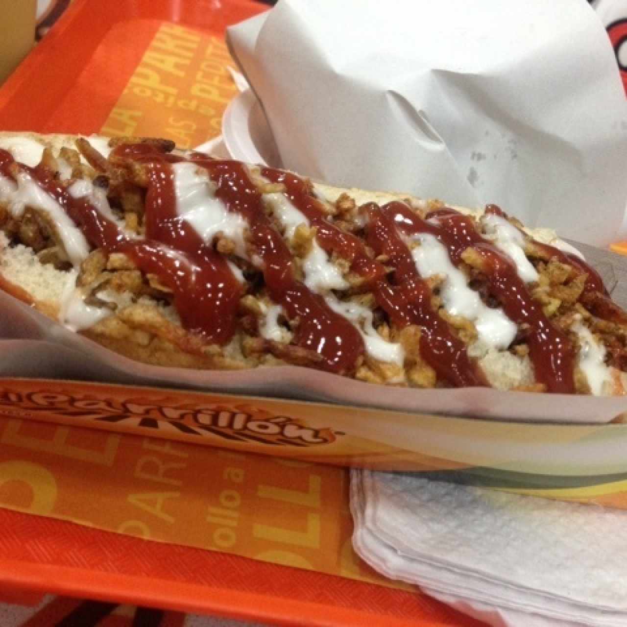 Perro caliente de salchicha polaca