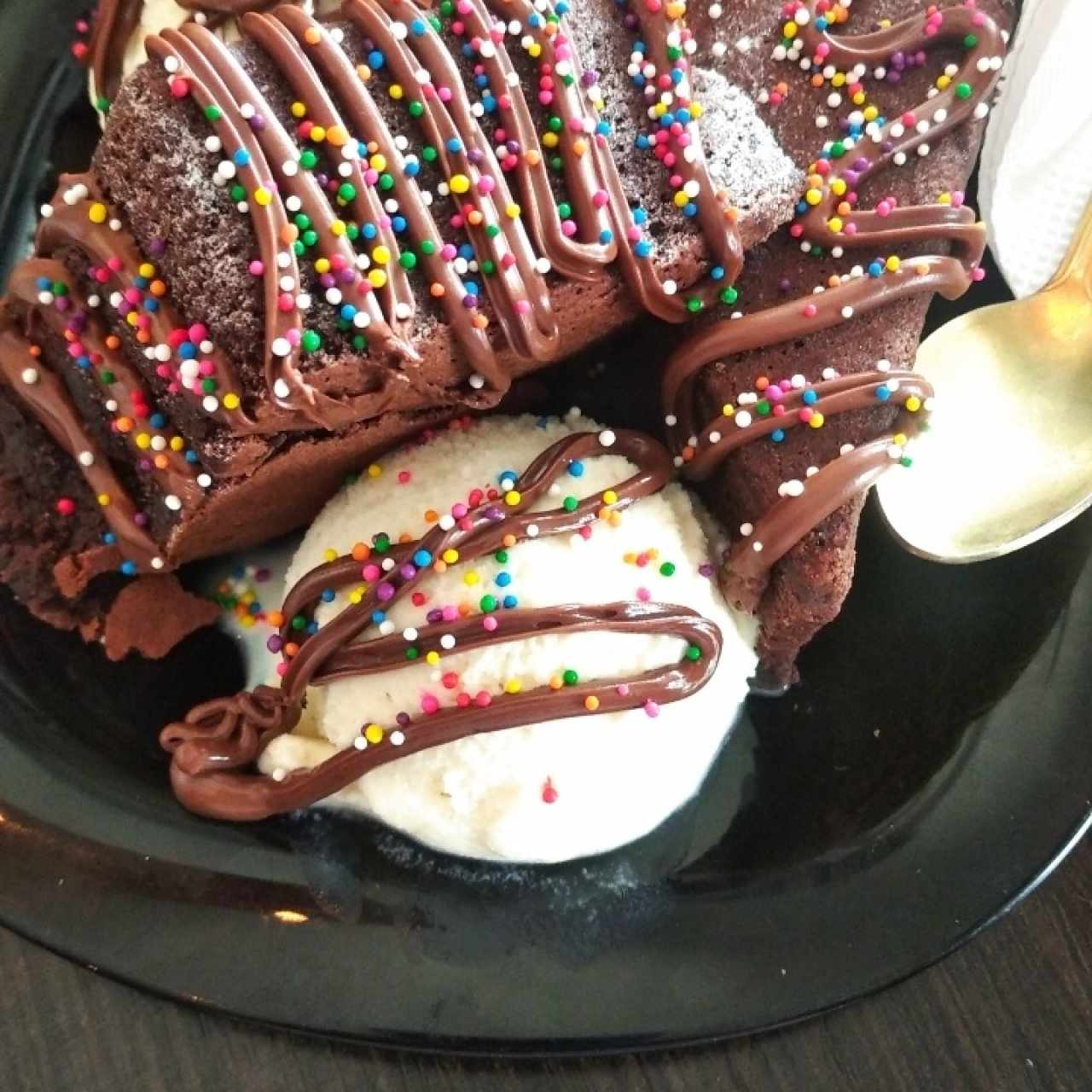 Postres - Brownie con Helado