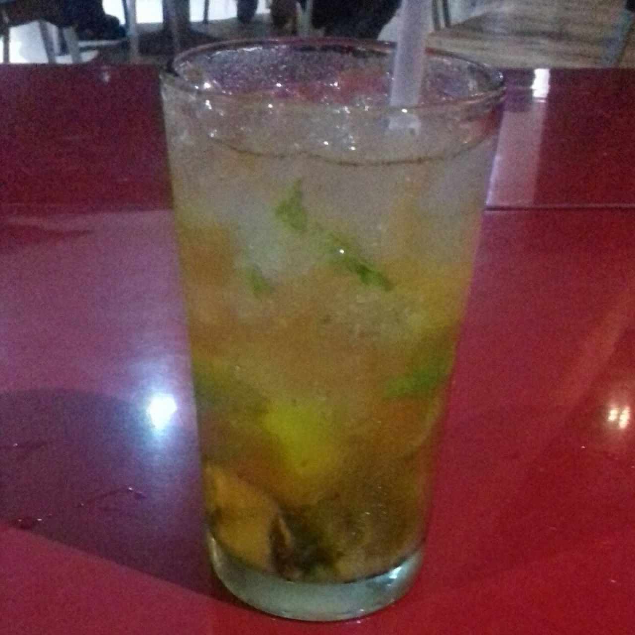 Mojitos de cocuy con mandarina.