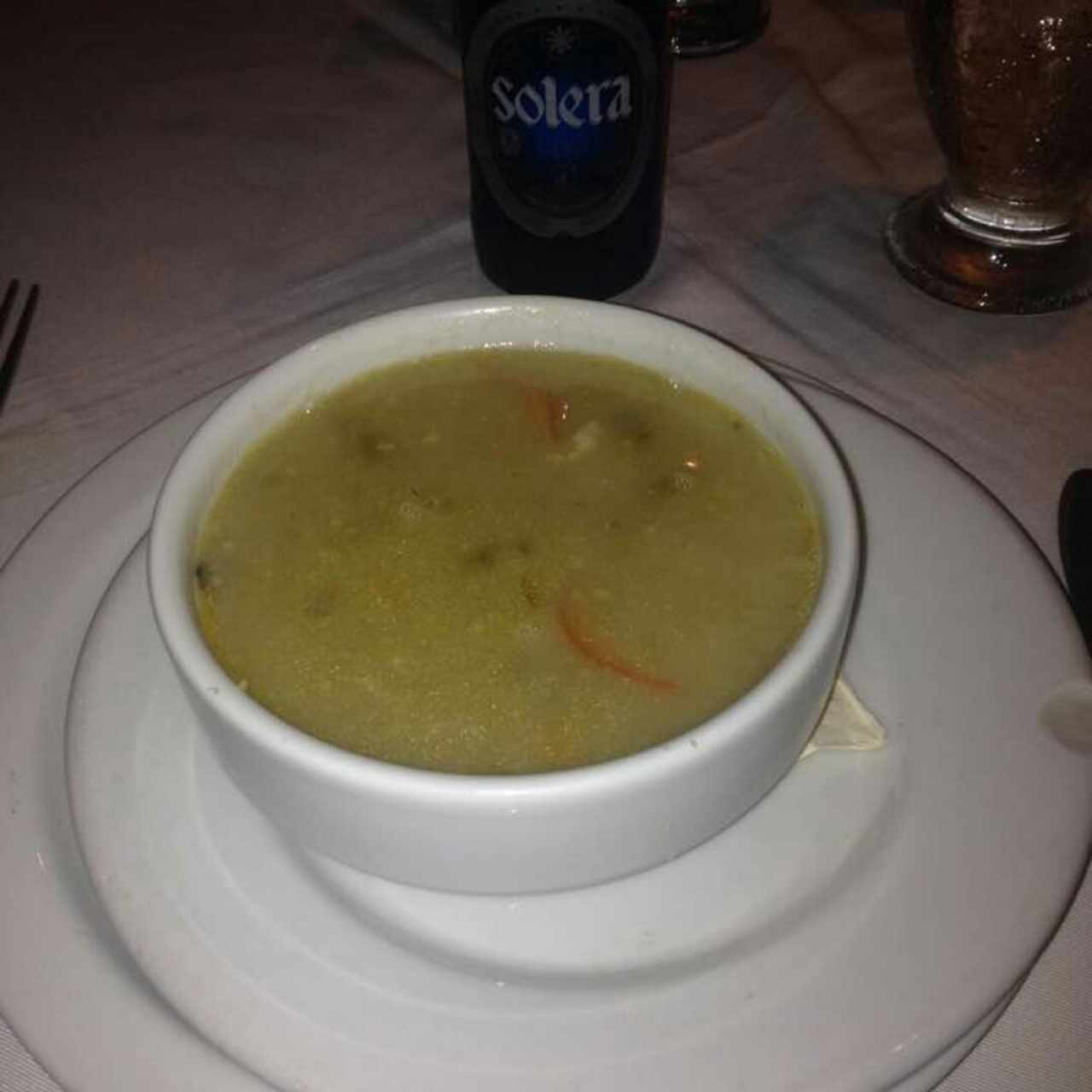 Sopa de Pescado, muy buena, dividida en dos