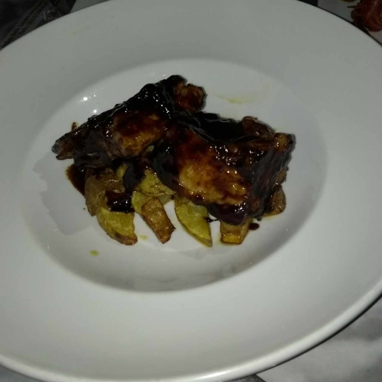 costillas de res en salsa BBQ