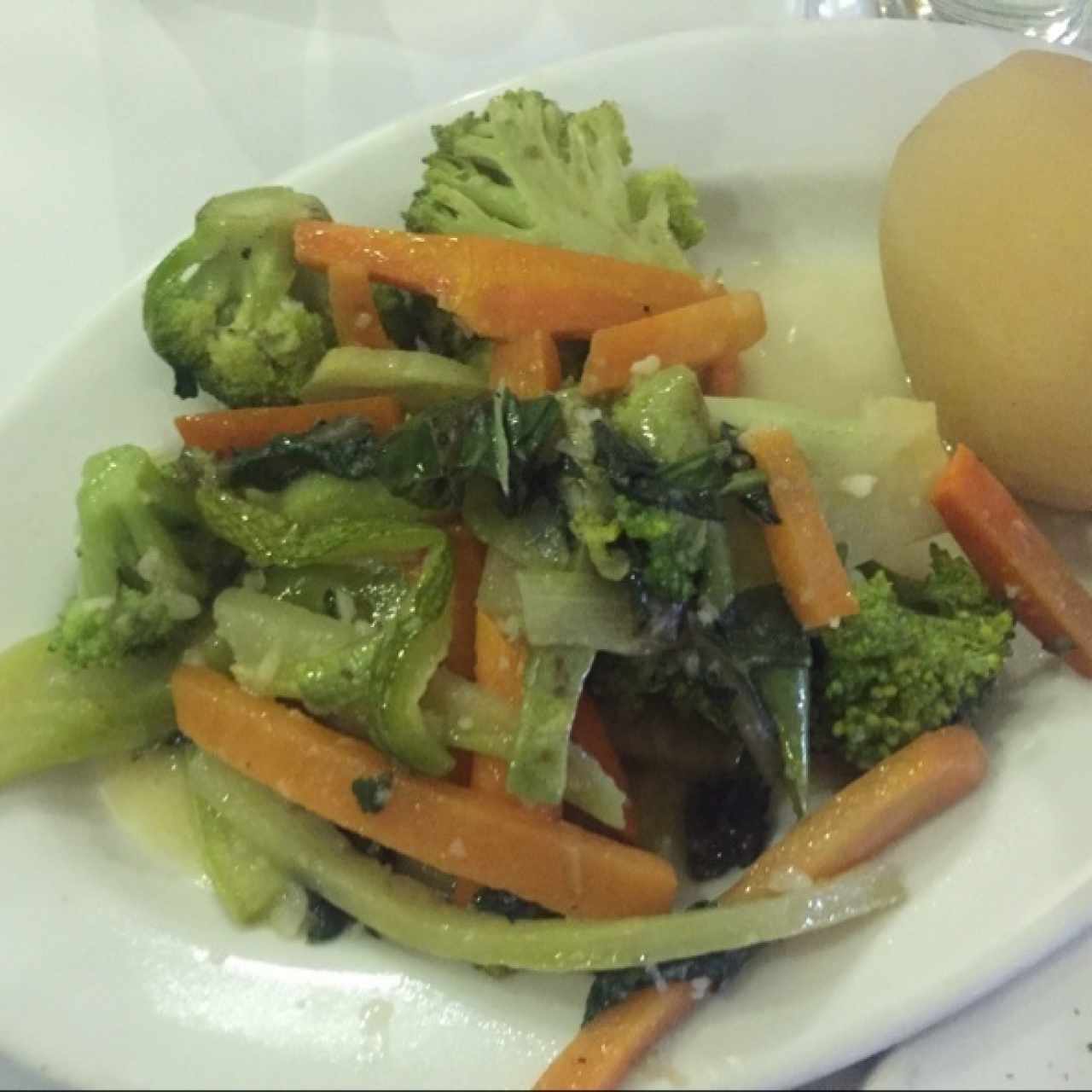 Vegetales con papas al vapor 