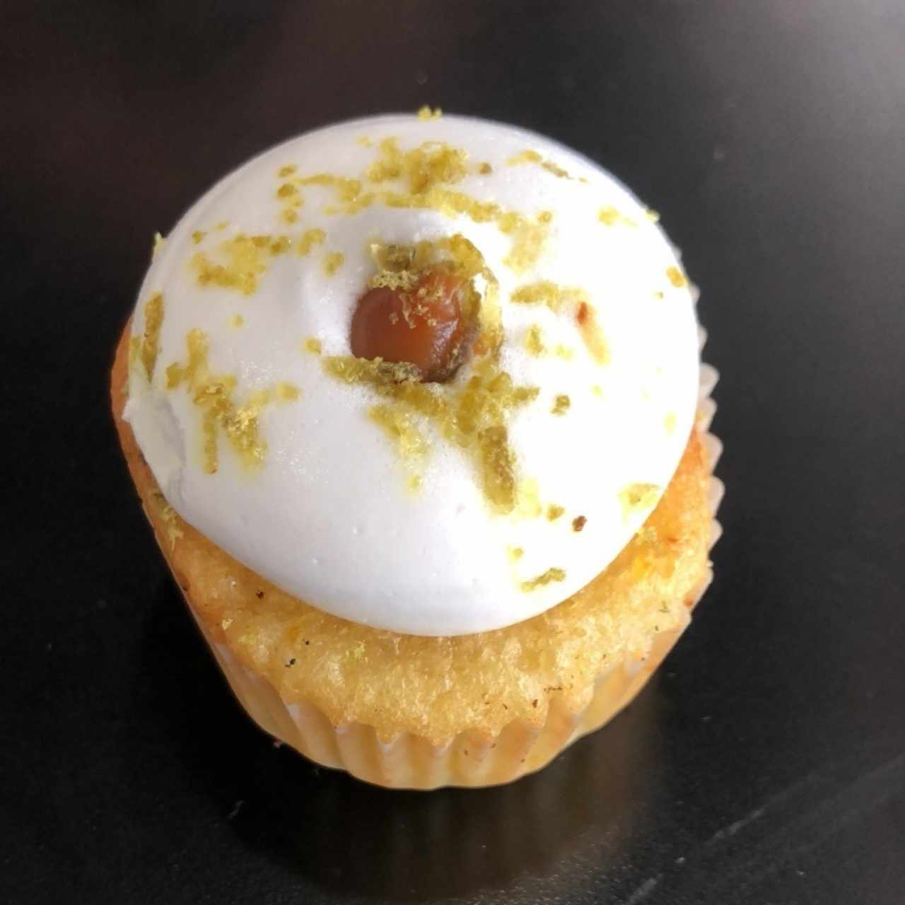 Cupcake de limón relleno de arequipe