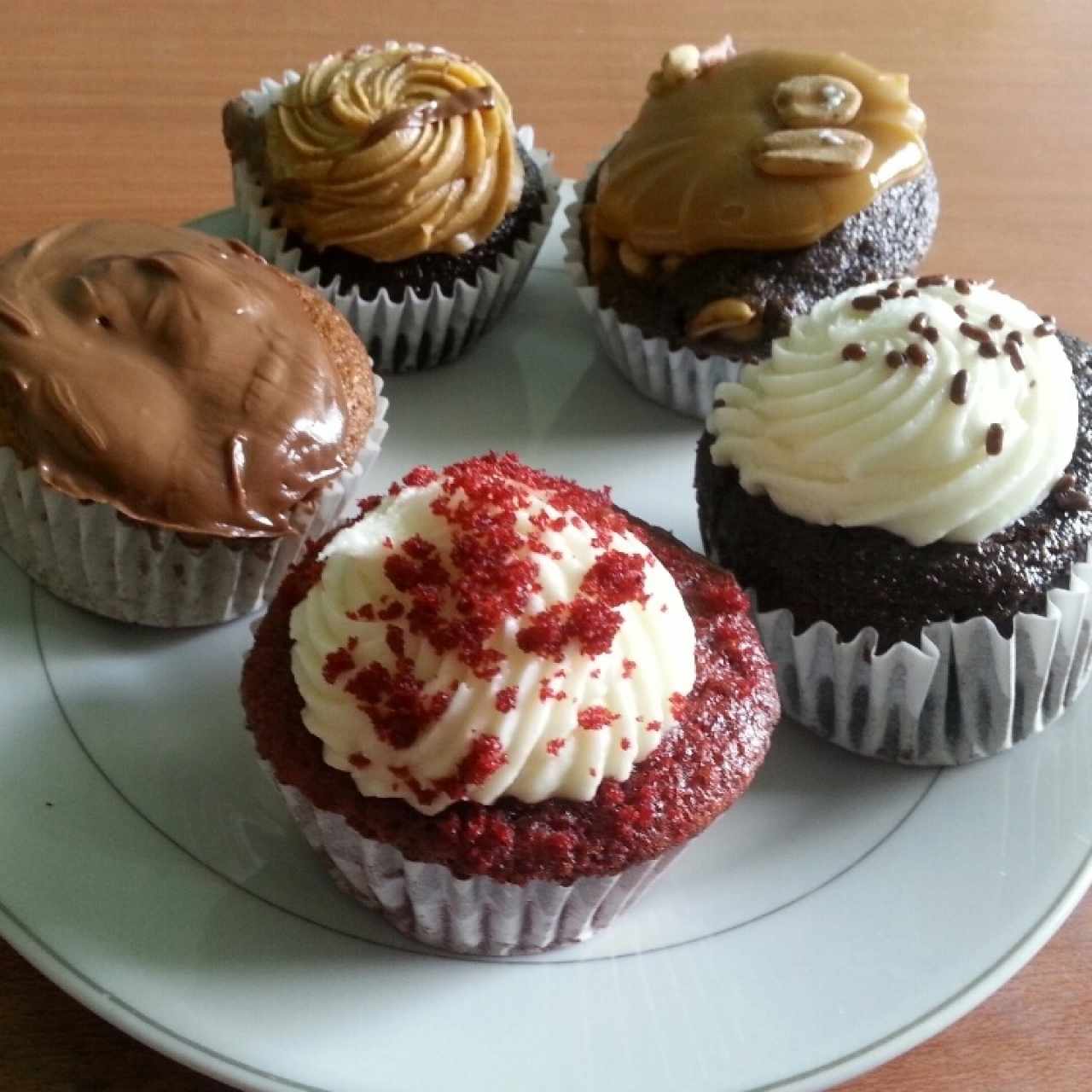 Redvelvet, Choco-Banana, canela, maní y Arequipe, queso crema
