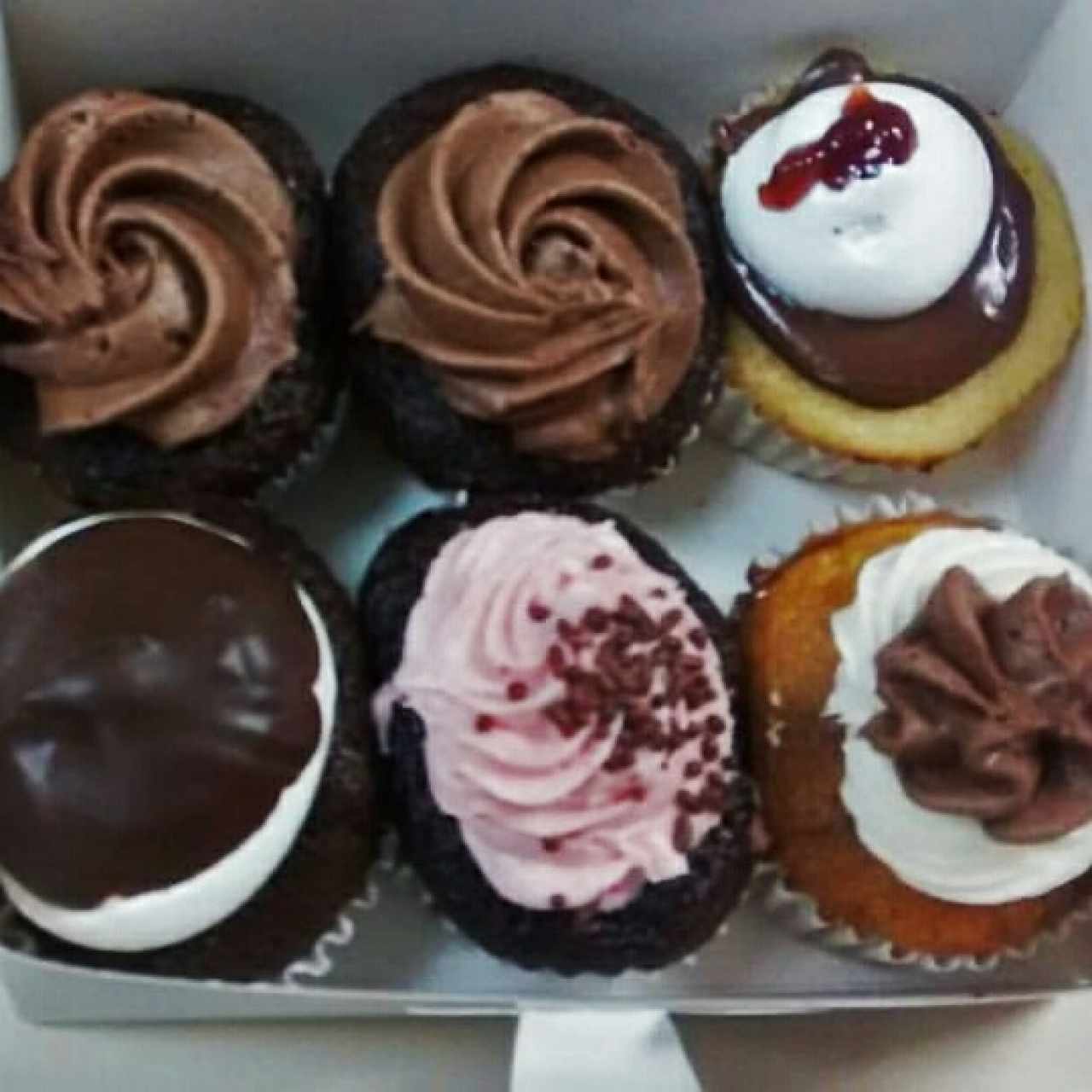 cupcakes de bombon, chocofresa, marmoleado, triplechocolate.