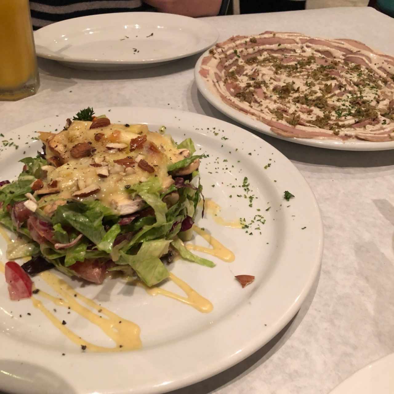 ensalada tentación y Vitel Toné