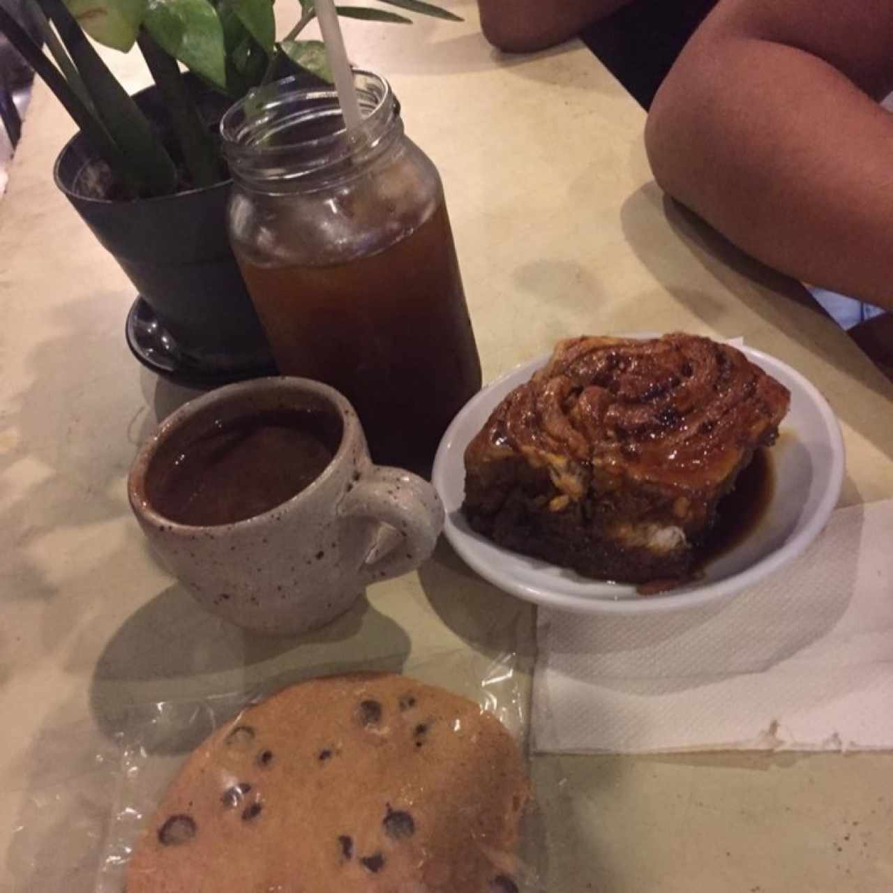 Papelon con Limon, Golfeado, Chocolate Caliente y Galleta de Chicolate