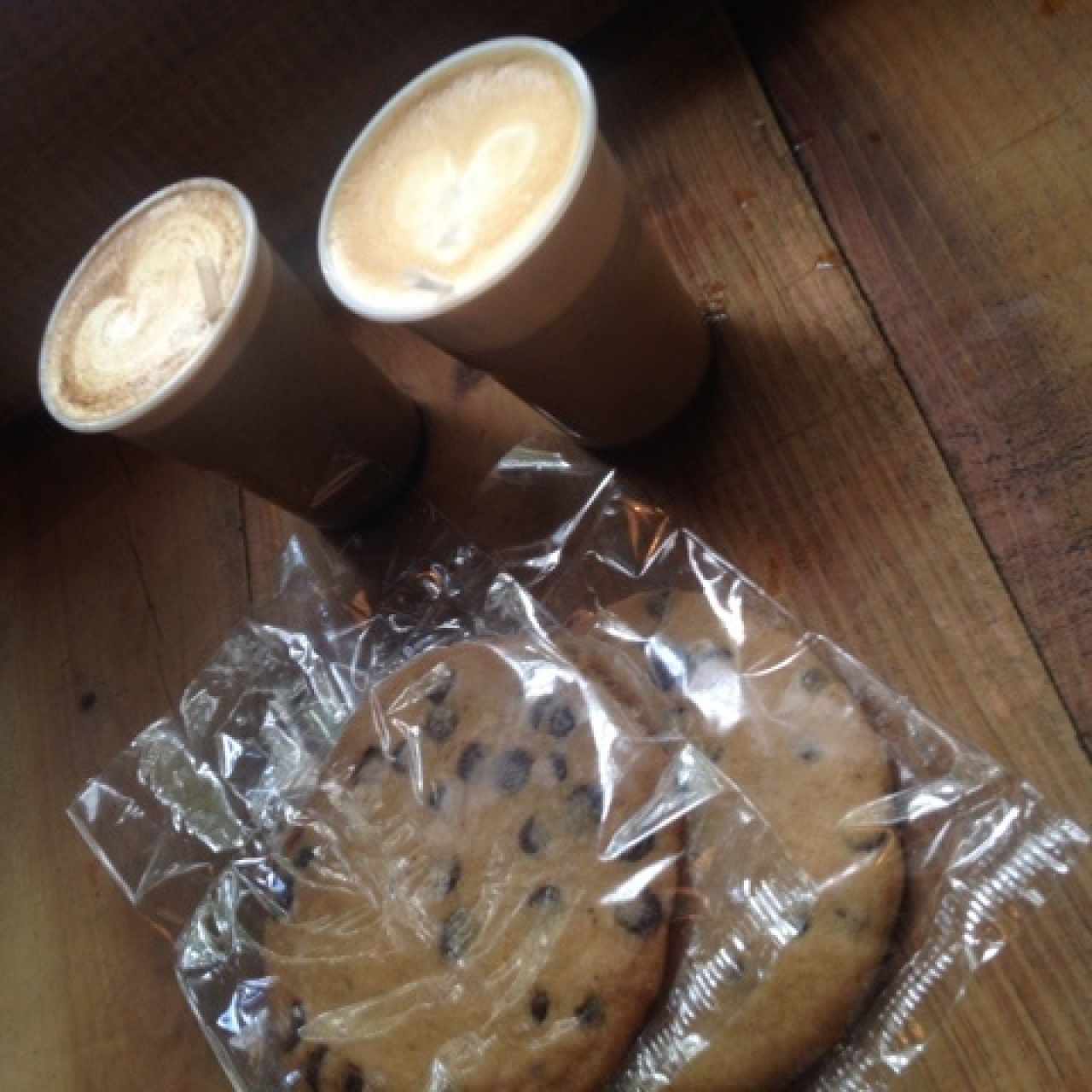 Cafe con Leche, Cafe Adriana y Galletas de Chispas de Chocolate