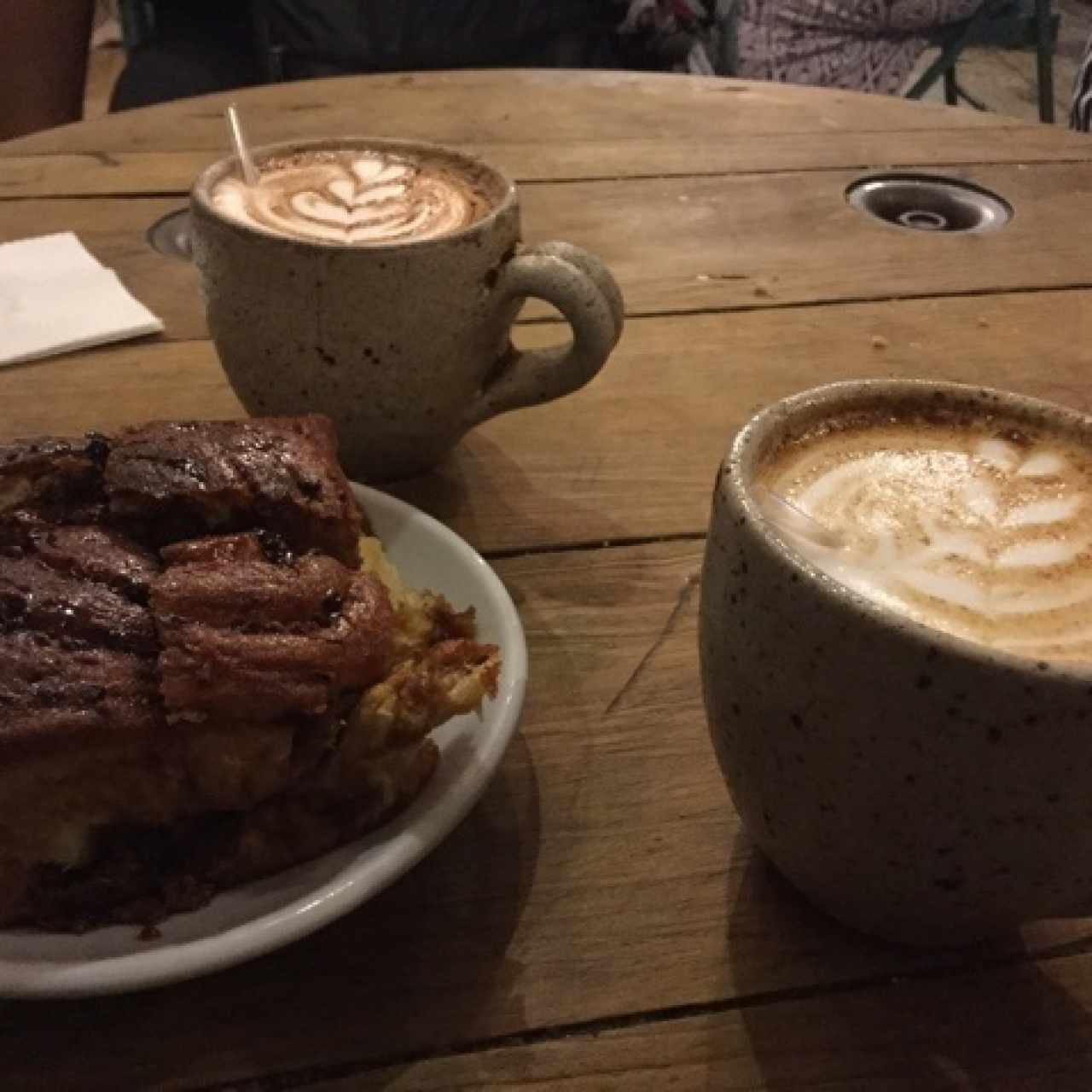 Mocaccino, Marietta y golfeado. 